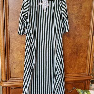 ladies beach kimono, size small-medium, black and white with red design in back